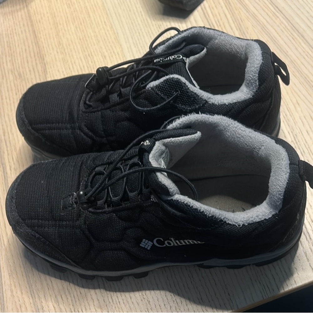 Columbia Men's Black and Gray Sneakers